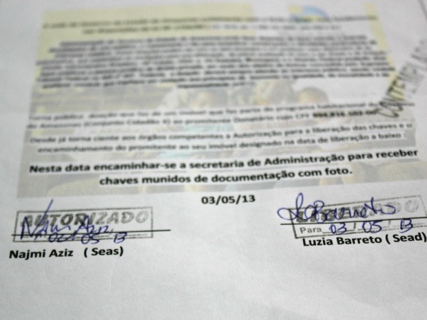 Suspeita de estelionato falsificava assinatura da primeira-dama do AM (Foto: Tiago Melo/G1 AM)