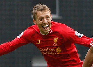 Lucas Leiva jogo Liverpool (Foto: Reuters)