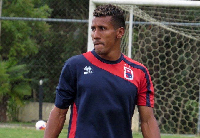 Meia Válber Paraná Clube (Foto: Fernando Freire) Meia Válber Paraná Clube (Foto: Fernando Freire)