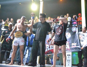 Zé Reborn Bruno Pitbull MMA Mogi das Cruzes Por um sonho (Foto: Vitor Geron / Globoesporte.com)