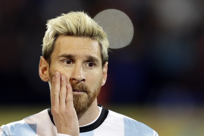 Messi Argentina x Uruguai (Foto: AP) Messi Argentina x Uruguai (Foto: AP)