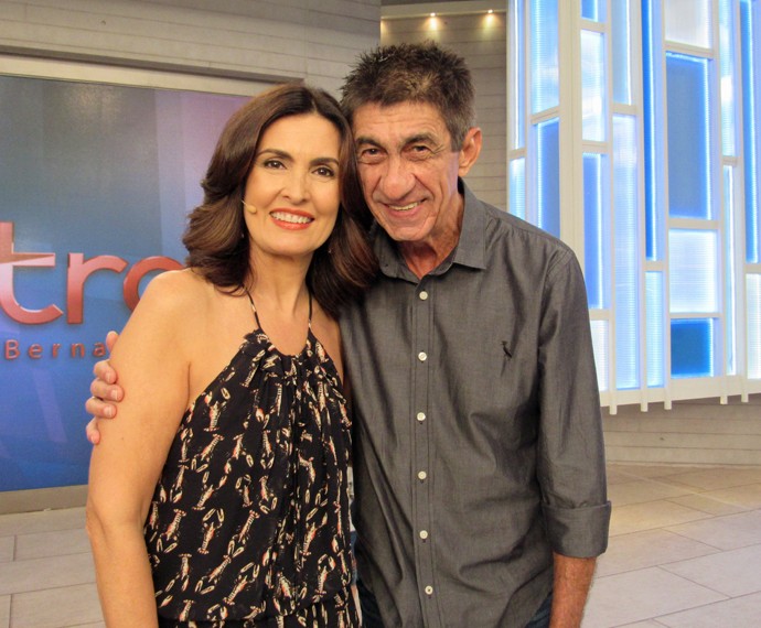 Após cantar sucessos, Fagner posou ao lado de Fátima (Foto: Priscilla Massena/Gshow)