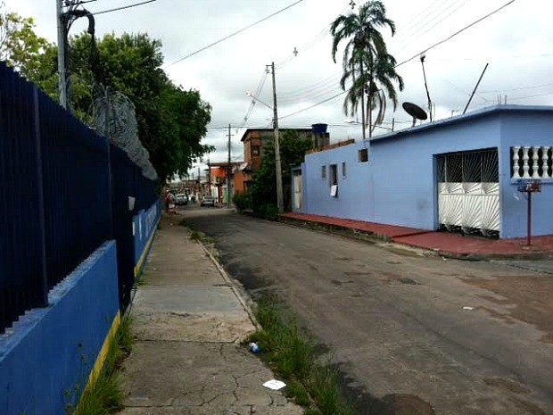 G1 Assaltantes rendem família invadem casa e matam assistente social