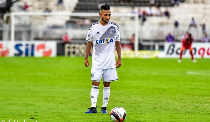 COMENTE: atacante pode chegar após o Paulista. 