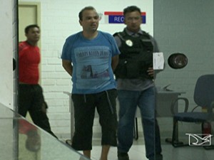 Júnior Bolinha, após ser recapturado pela polícia (Foto: Reprodução/TV Mirante)