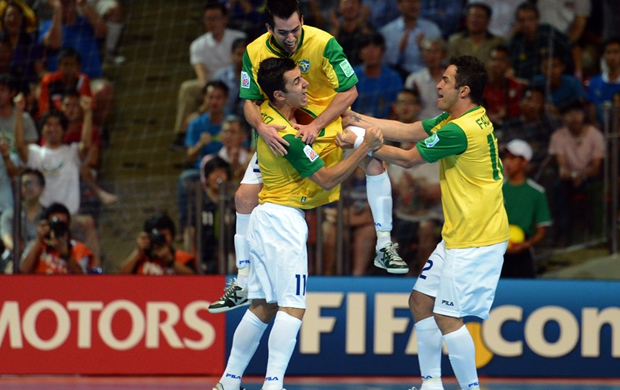 Brasil vence na prorrogação e fatura Mundial de Futsal