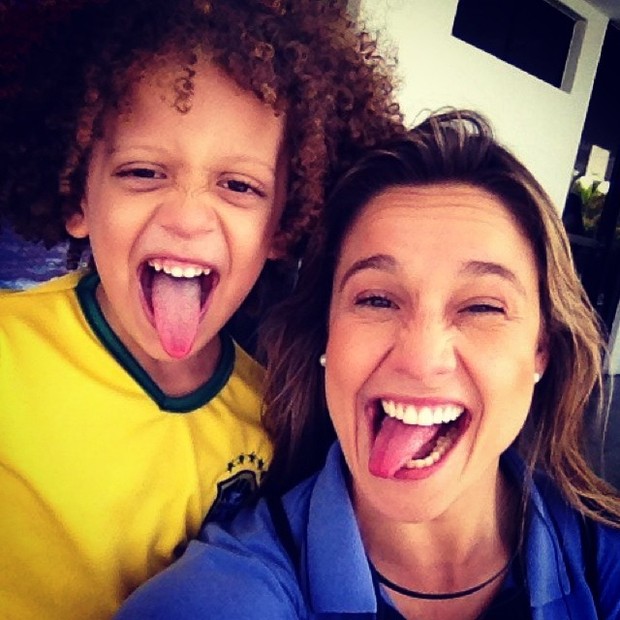 Fernanda Gentil e sósia mirim de David Luiz (Foto: Instagram / Reprodução)