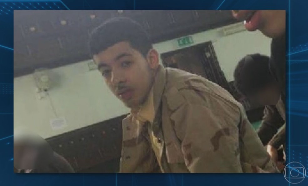 Salman Abedi é identificado como o homem-bomba que se explodiu fora da Manchester Arena após o show de Ariana Grande (Foto: Reprodução/ TV Globo)