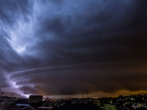 Rafael conseguiu fotografar também uma formação chamada de supercélula, tipo de tempestade caracterizada pela presença de uma corrente de ar ascendente e que gira no interior da nuvem (Foto: Divulgação/Rafael Coutinho)
