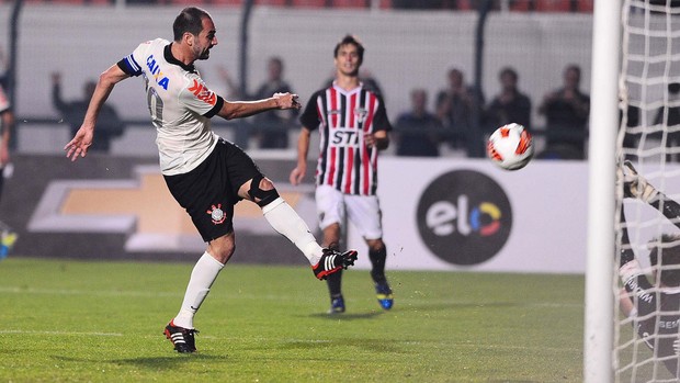 Danilo gol, Corinthians x São Paulo - final Recopa (Foto: Marcos Ribolli)