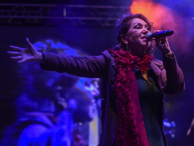 A cantora Vania Bastos durante tributo a Cauby Peixoto na Virada Cultural (Foto: Flavio Moraes/G1)