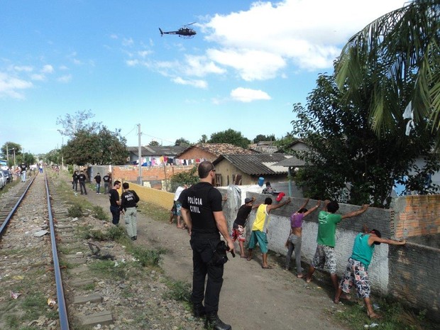 G1 Operação Limpa Trilho II mobiliza 50 policiais e prende três em