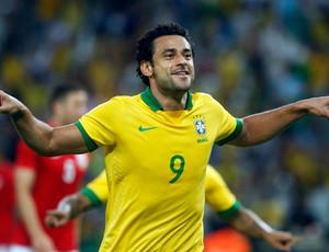 fred Brasil gol inglaterra maracanã (Foto: Agência Reuters)