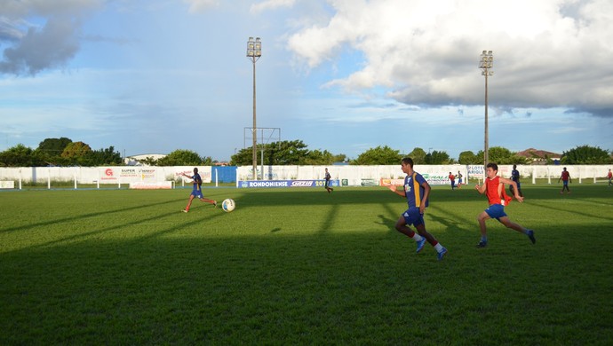 Ariquemes treina para o segundo turno do Rondoniense 2015 (Foto: Antognione Rocha/TV Ariquemes)