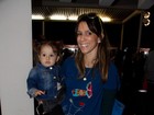 Sarah Oliveira leva a filha a exposição em São Paulo