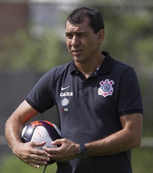 Carille testa Romero no ataque antes da viagem; veja a escalação