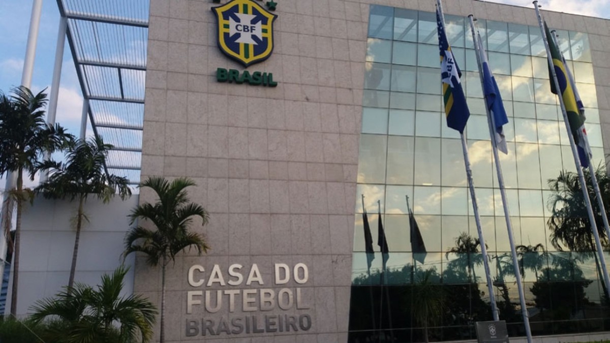 Cbf Demite Diretora Que Fez Den Ncia De Ass Dio