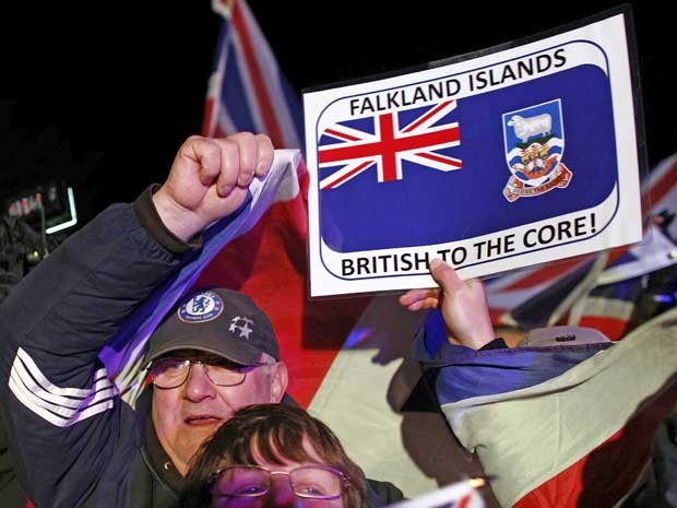 Quase 100% dos moradores das ilhas Malvinas votaram pela permanência do domínio britânico. (Foto: Marcos Brindicci / Reuters)