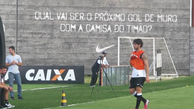 Pato treino Corinthians (Foto: Diego Ribeiro)