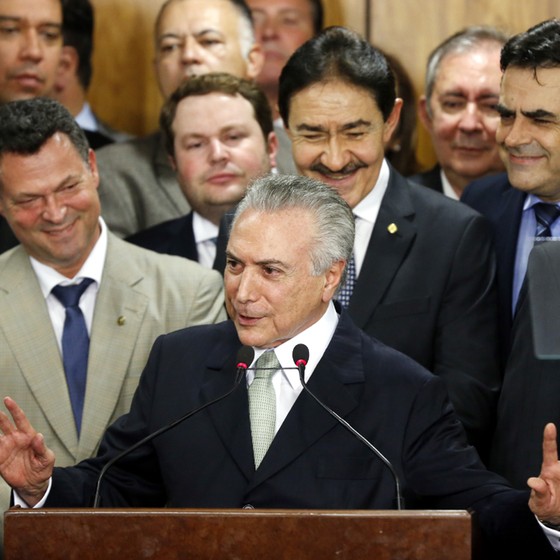 Presidente interino Michel Temer da posse ao seu novo ministério em cerimónia no Palácio do Planalto (Foto: Pedro Ladeira/Folhapress)