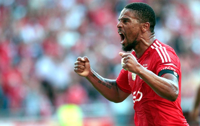 Eliseu comemora gol do Benfica contra o Moreirense (Foto: Agência Reuters)