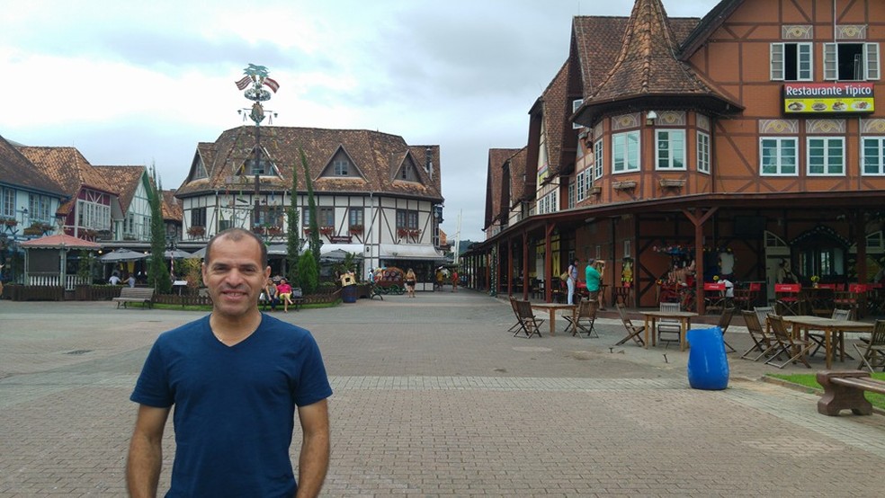 Professor Valdir Andrade foi encontrado morto dentro de casa (Foto: ReproduÃ§Ã£o/Facebook)
