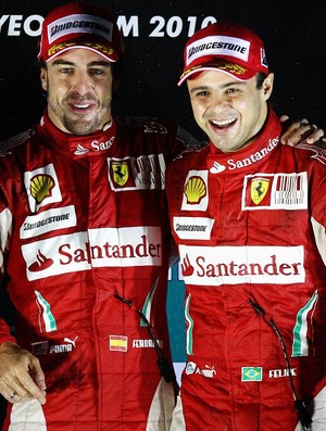 Alonso e Massa no pódio da Coreia, em 2010 (Foto: Getty Images)