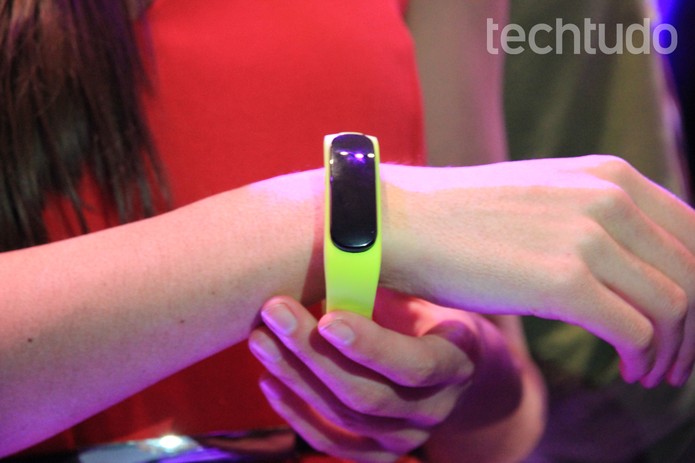Pulseira smart TalkBand permite controle quase total do MediaPad X1 (Foto: Isadora Díaz/TechTudo) Pulseira smart TalkBand permite controle quase total do MediaPad X1 (Foto: Isadora Díaz/TechTudo)