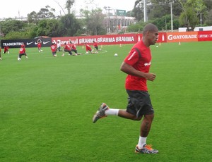 Ygor volante Inter (Foto: Tomás Hammes / GLOBOESPORTE.COM)