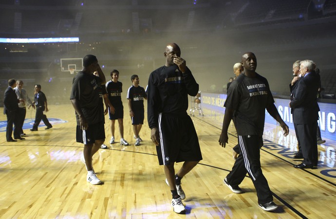 adiado Spurs x Timberwolves - AP (Foto: AP)