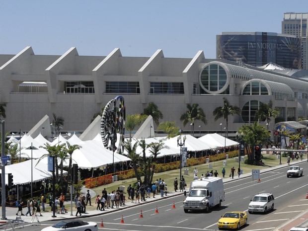 Imagem de 2011 do Centro de Convenções de San Diego, na Califórnia, onde acontece a Comic-Con; fã morreu atropelada no local quando se encaminhava para a fila de uma conferência sobre a saga 'Crepúsculo' (Foto: Denis Poroy/AP)