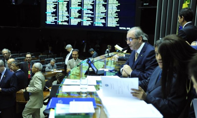 Eduardo Cunha preside sessão da Câmara dos Deputados  (Foto: Zeca Ribeiro / Câmara dos Deputados)