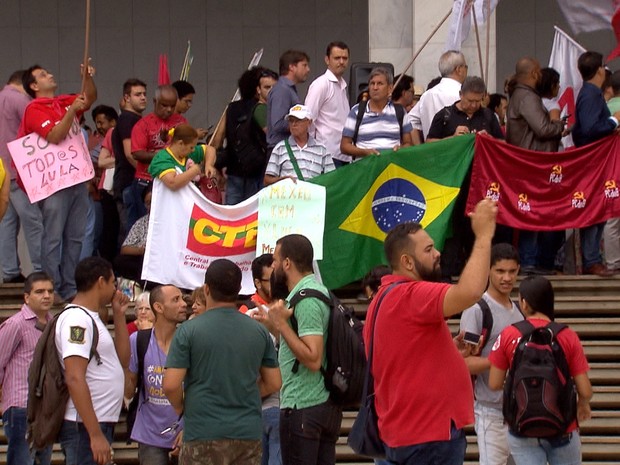 G Manifestantes Fazem Ato Em Apoio Ao Ex Presidente Lula Em Belo