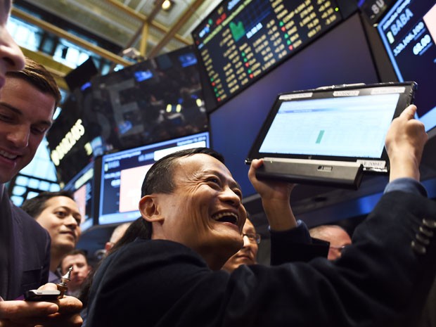 Jack Ma acompanha o aumento do valor das ações do Alibaba em Nova York (Foto: AFP / Jewel Samad)
