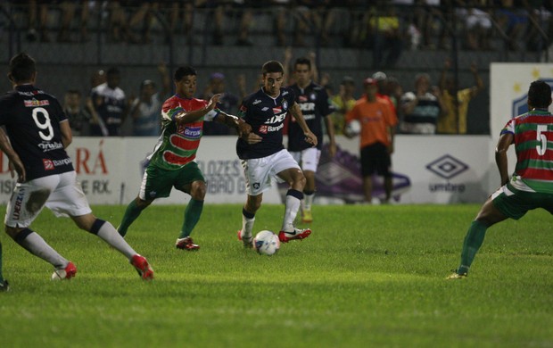 Leão foi mais eficiente e conseguiu fazer dois gols no segundo tempo (Foto: Tarso Sarraf / O Liberal)