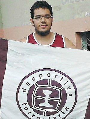 Raul Nossa, estudante e torcedor da Desportiva Ferroviária (Foto: Arquivo Pessoal)