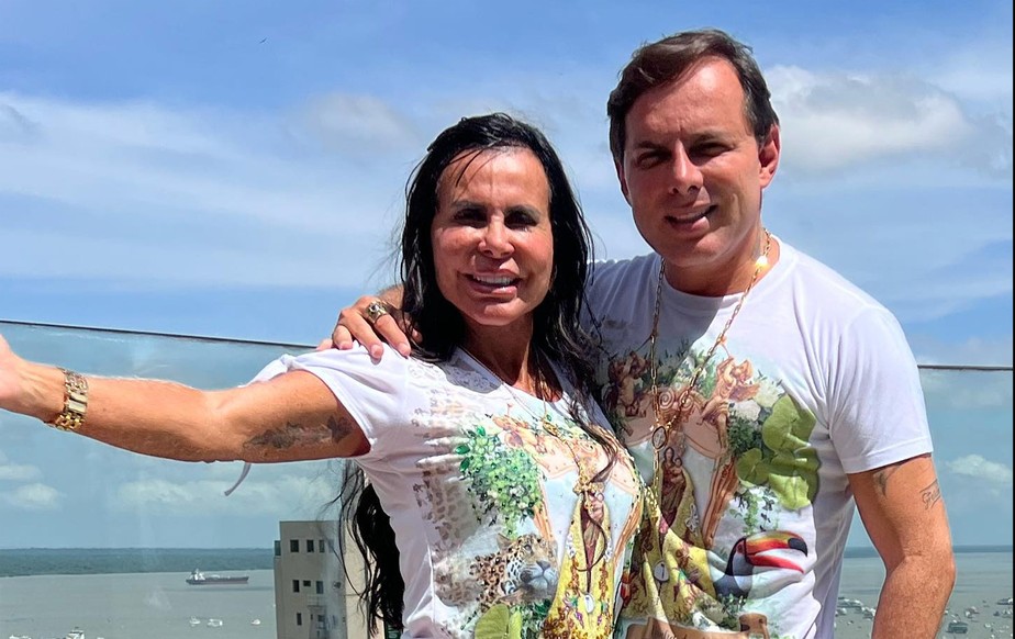 Marido de Gretchen é chamado de gay na web e rebate Gente