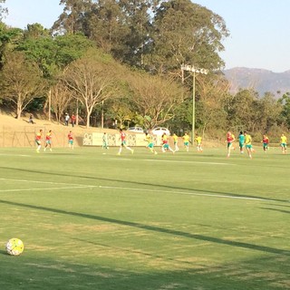 Em Atibaia Cuca tem papo com grupo e treino de reservas