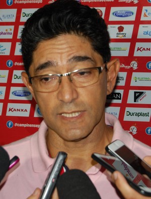 Sérgio China, técnico do Campinense´ (Foto: Silas Batista / GloboEsporte.com)