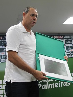 Evair ganha homenagem do Verdão, e Nobre coloca o ídolo acima de Pelé