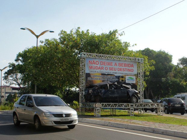 Objetivo da campanha é conscientizar os condutores dos perigos da bebida ao volante (Foto: Romulo de Sousa/G1 AM)