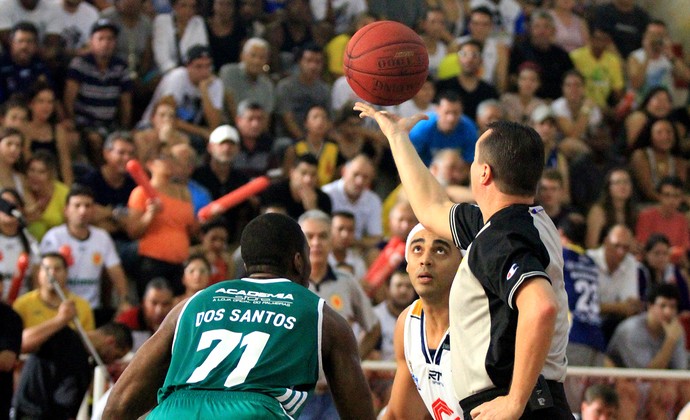 No retorno de Marrelli ao Lineu, São José e Palmeiras duelam pelo NBB