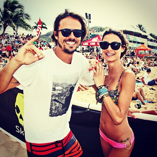 Paulo Vilhena e Thaila Ayala no Havaí (Foto: Instagram/ Reprodução)