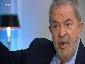 O ex-presidente Luiz Inácio Lula da Silva, em entrevista à RTP, ao afirmar que indicou 6 ministros que julgaram o mensalão no STF (Foto: Reprodução/RTP)