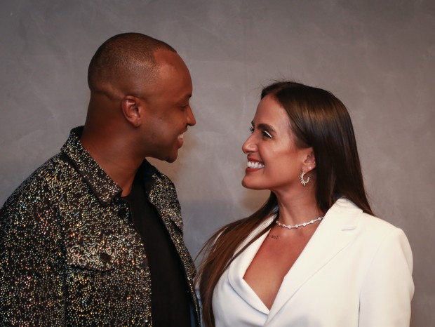 Thiaguinho e Carol Peixinho (Foto: André Horta/Brazil News)