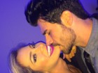 Ex-BBB Adriana ganha chamego de Rodrigão em festa: 'Só sentindo'