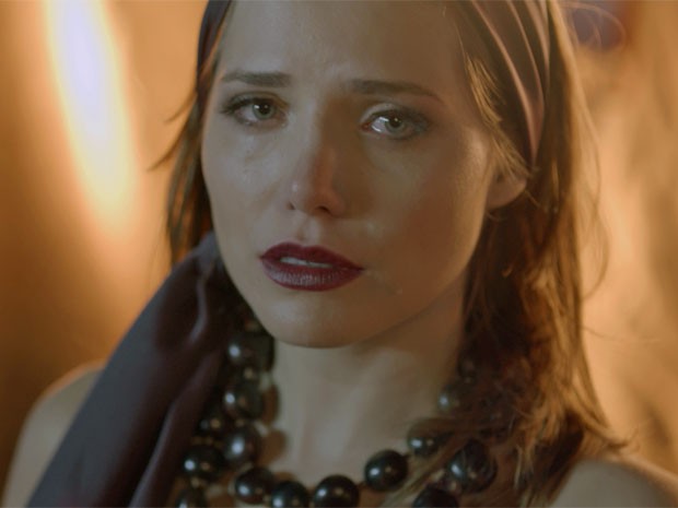 Elisa chora após ser humilhada por Renato (Foto: TV Globo)
