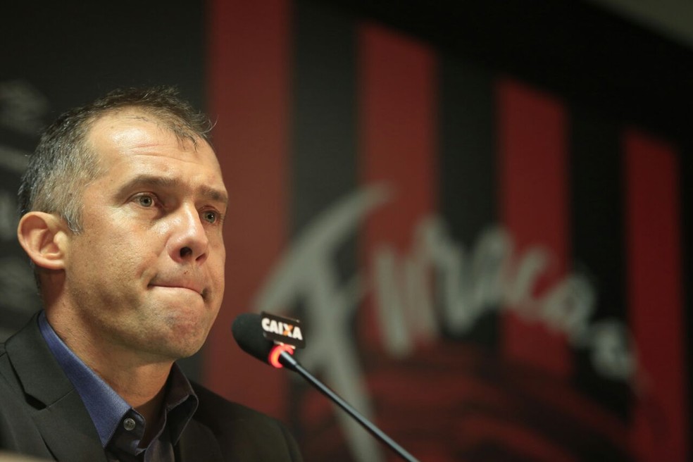 Eduardo Baptista estava no Palmeiras antes de assumir o Atlético-PR (Foto: Marcelo Andrade/Gazeta do Povo)