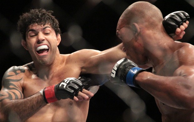 Nicholas Musoke Viscardi Andrade UFC Jaraguá do Sul (Foto: Rodrigo Malinverni)