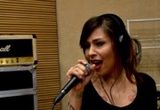 Pitty regrava música de Rita Lee para abertura de 'Malhação'; veja o making of